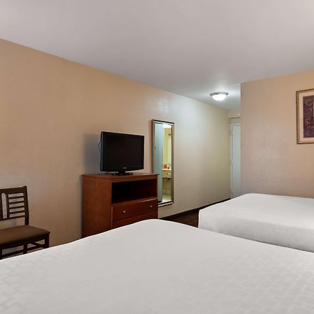 Surestay Hotel By Best Western East Brunswick Ngoại thất bức ảnh