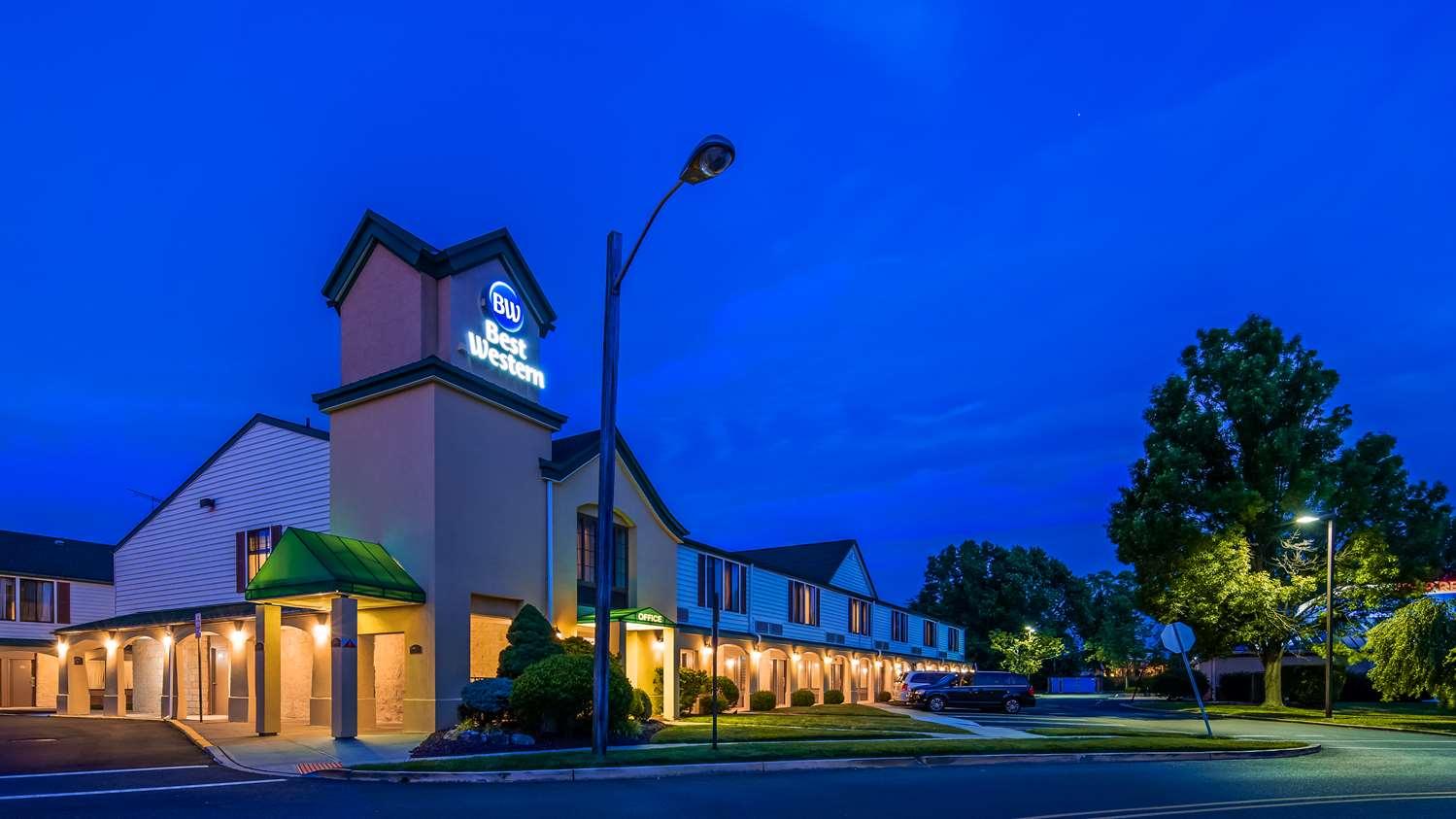 Surestay Hotel By Best Western East Brunswick Ngoại thất bức ảnh