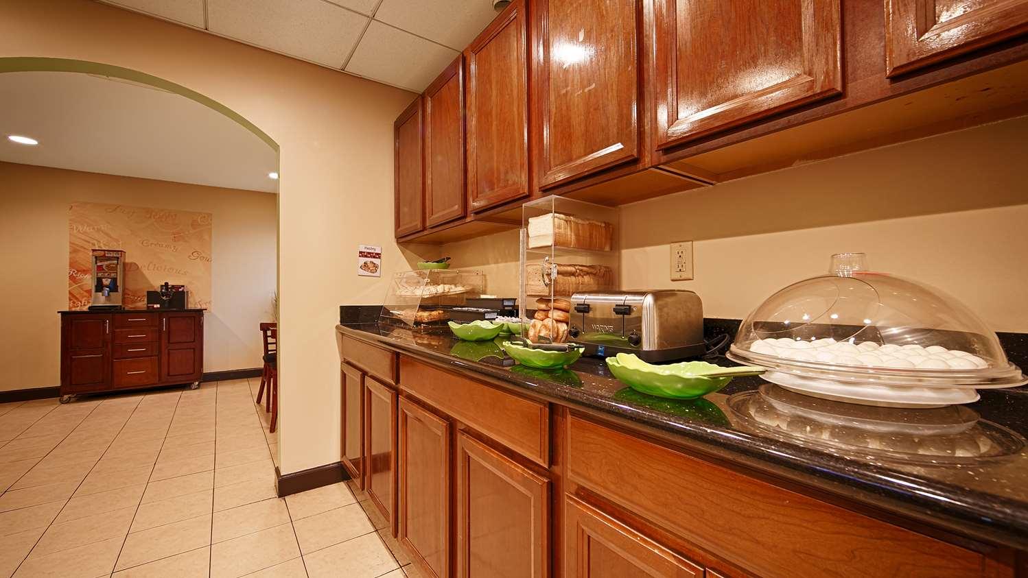 Surestay Hotel By Best Western East Brunswick Ngoại thất bức ảnh
