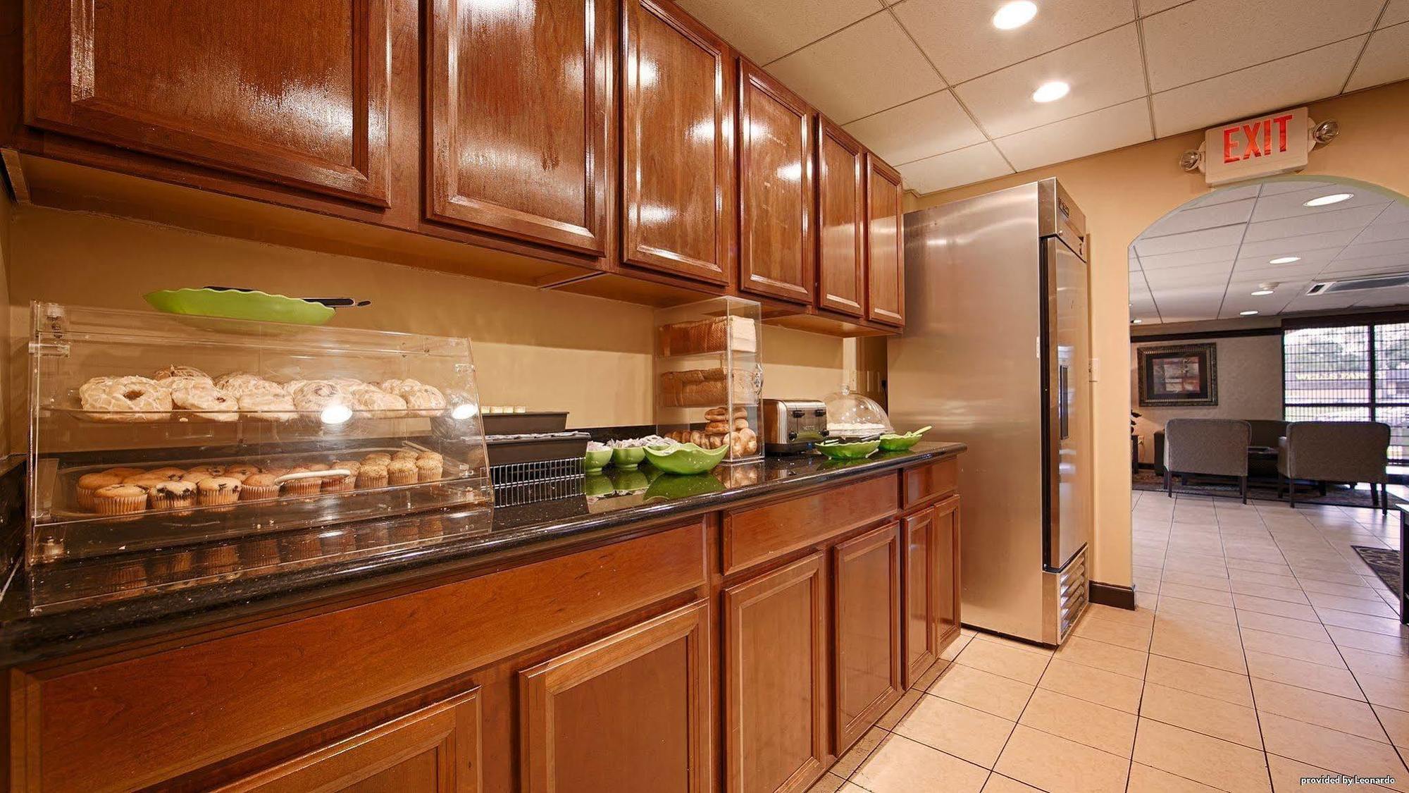 Surestay Hotel By Best Western East Brunswick Ngoại thất bức ảnh